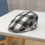 Béret plat pour enfant à carreaux