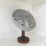 Béret en paille et maille ajouré gris Béret en paille Béret gris