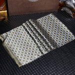 Foulard en soie long de couleur vert d'eau pour homme