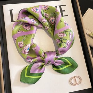 Foulard carré de luxe imprimé mauve soie véritable pour femme