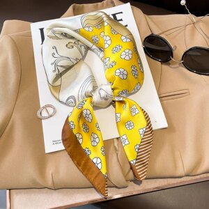 Foulard carré en soie de luxe à imprimé jaune pour femme