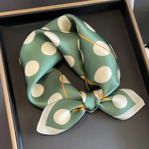Foulard carré en soie véritable vert à pois blanc luxe pour femme