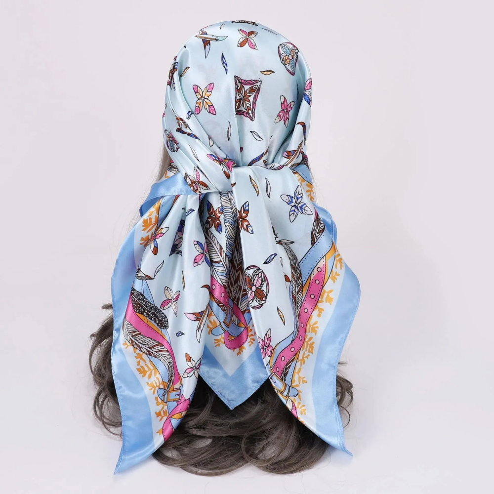 Foulard en soie carré pour femme bleu ciel