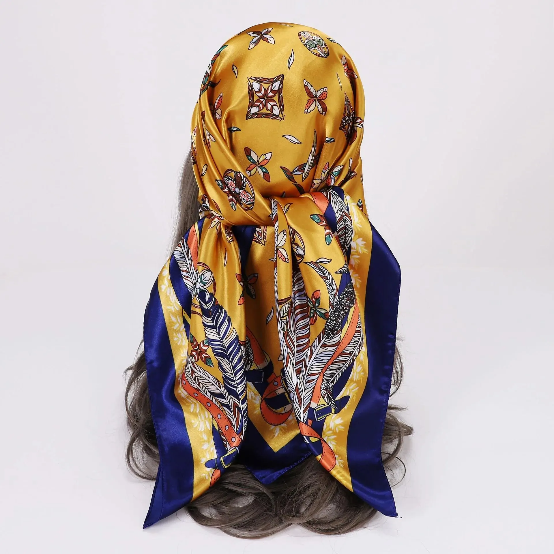 Foulard en soie carré couleur jaune d'été pour femme Mon Beau Béret