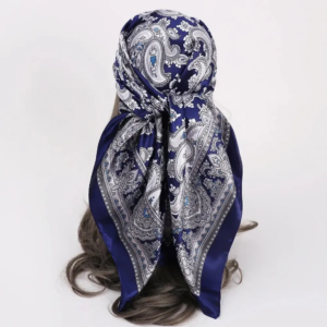 Grand foulard en soie carré bleu marine à imprimé pour femme