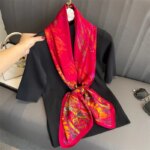 Foulard carré rouge flamboyant en soie pour femme