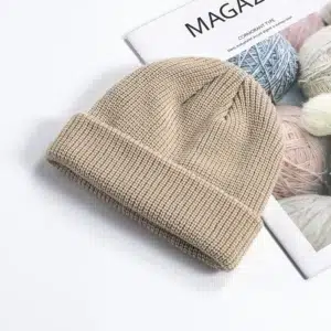 Bonnet beige élégant pour homme